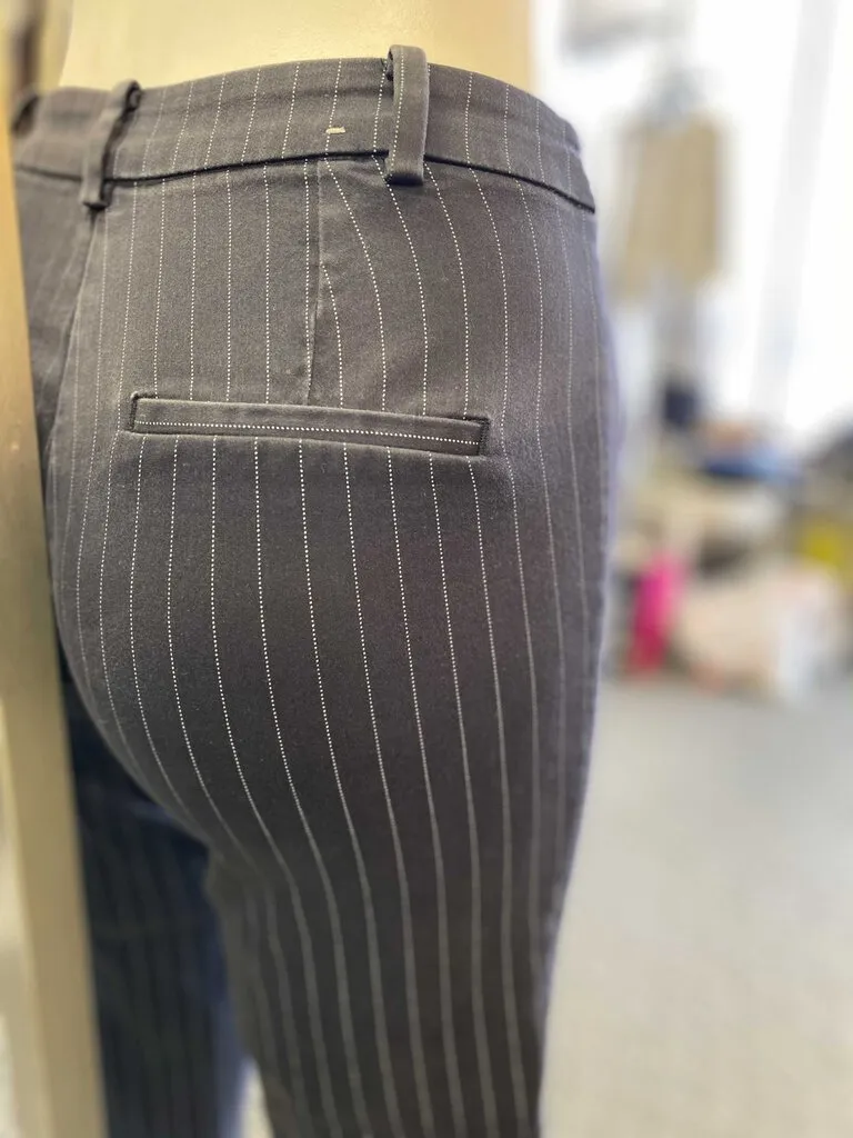 H&M pinstripe pants 4